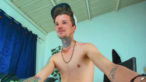 Snapshot of goldy_loyal99 chatting on 09.15.25 Goldy Loyal93 online show from 09.15.25