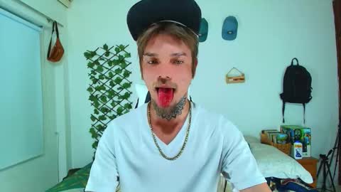 Snapshot of goldy_loyal99 chatting on 02.08.26 Goldy Loyal93 online show from 02.08.26