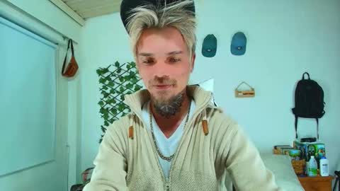 Snapshot of goldy_loyal99 chatting on 02.15.26 Goldy Loyal93 online show from 02.15.26