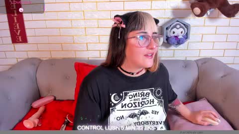 Snapshot of gomory_kitty chatting on 04.06.26 gomory_kitty online show from 04.06.26