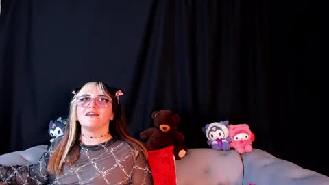 Snapshot of gomory_kitty chatting on 04.15.26 gomory_kitty online show from 04.15.26