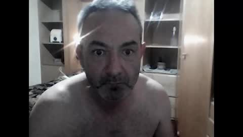 Snapshot of gonzalobilbaogon chatting on 12.30.24 gonzalo online show from 12.30.24