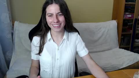 Snapshot of good__night chatting on 07.04.26 Elizabeth Effie online show from 07.04.26