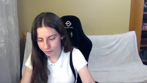 Snapshot of good__night chatting on 07.17.26 Elizabeth Effie online show from 07.17.26