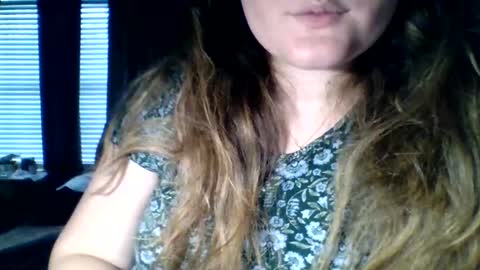 Snapshot of good_pet chatting on 01.04.25 good_pet online show from 01.04.25