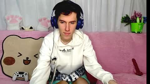Snapshot of goodboyluca chatting on 05.07.26 Luca online show from 05.07.26