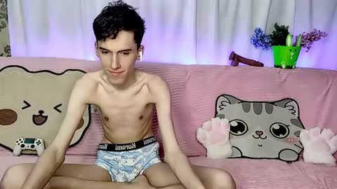 Snapshot of goodboyluca chatting on 06.15.26 Luca online show from 06.15.26