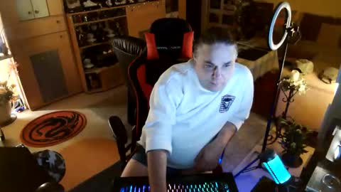 Snapshot of google5001 chatting on 10.17.25 google5001 online show from 10.17.25