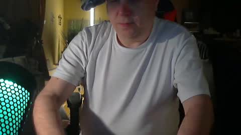 Snapshot of google5001 chatting on 11.05.25 google5001 online show from 11.05.25