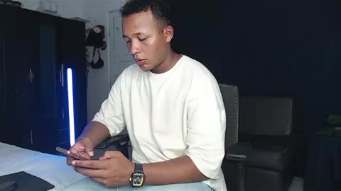 Snapshot of goos_cum chatting on 01.12.25 Goos online show from 01.12.25