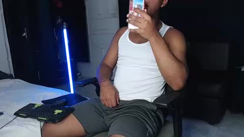 Snapshot of goos_cum chatting on 01.15.25 Goos online show from 01.15.25