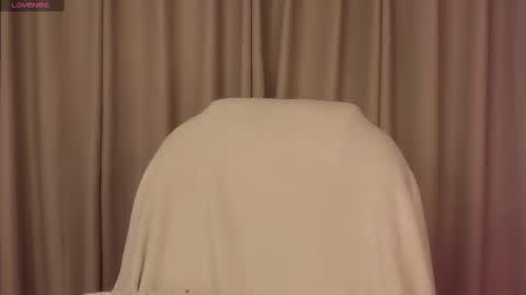 Rose  online show from 02.28.25