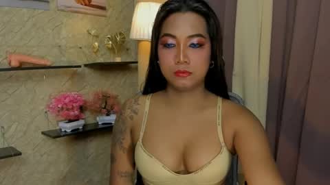 Snapshot of gorgeous_dark_luna chatting on 05.01.26 RIANA online show from 05.01.26