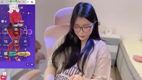 Snapshot of gorgeous_girl33 chatting on 03.08.26 gorgeous girl33 online show from 03.08.26