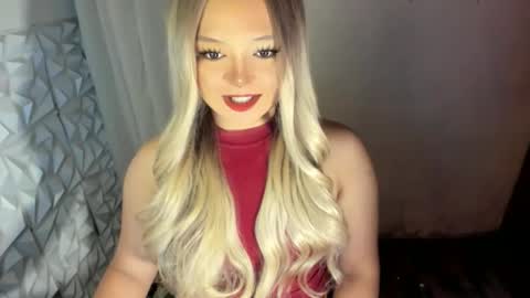 Snapshot of gorgeousamandarose chatting on 05.24.26 Amanda rose online show from 05.24.26