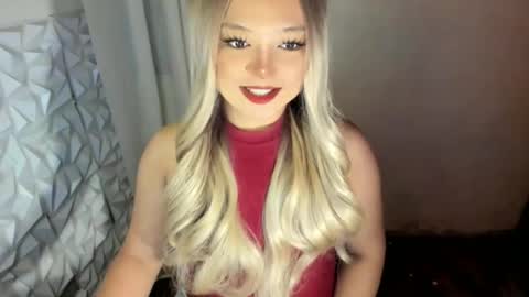 Snapshot of gorgeousamandarose chatting on 05.25.26 Amanda rose online show from 05.25.26
