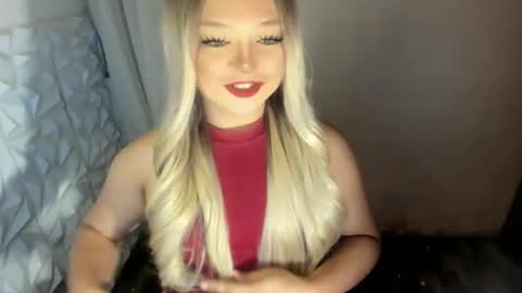 Snapshot of gorgeousamandarose chatting on 05.31.26 Amanda rose online show from 05.31.26