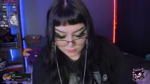 Snapshot of goth_stein chatting on 05.27.26 Engel Please help me to reach 50 thumbs up online show from 05.27.26