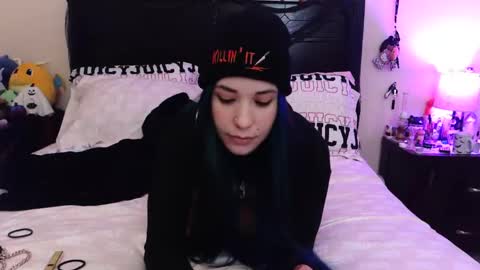 Snapshot of gothbaby305 chatting on 11.12.25 gothbaby305 online show from 11.12.25