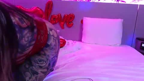 Snapshot of gothbaby305 chatting on 02.14.26 gothbaby305 online show from 02.14.26