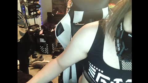 Snapshot of gothic123451 chatting on 01.11.25 Victoriana online show from 01.11.25