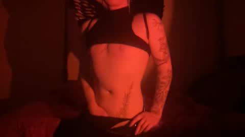 Snapshot of gothtransboy chatting on 11.02.25 gothtransboy online show from 11.02.25