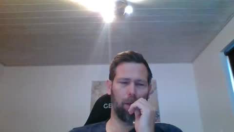 Snapshot of gottalop chatting on 11.17.25 gottalop online show from 11.17.25