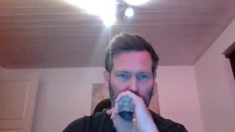 Snapshot of gottalop chatting on 11.21.25 gottalop online show from 11.21.25