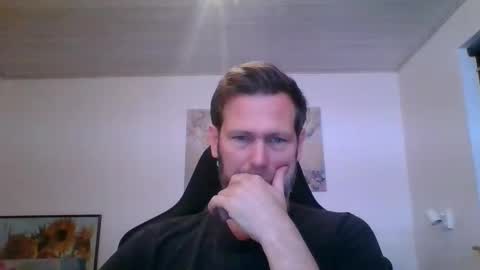 Snapshot of gottalop chatting on 11.24.25 gottalop online show from 11.24.25