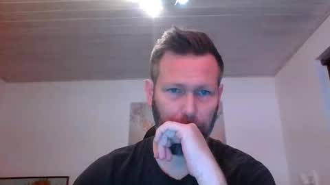 Snapshot of gottalop chatting on 12.01.25 gottalop online show from 12.01.25