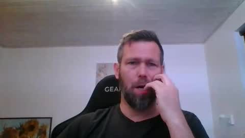 Snapshot of gottalop chatting on 12.03.25 gottalop online show from 12.03.25