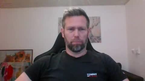 Snapshot of gottalop chatting on 12.13.25 gottalop online show from 12.13.25