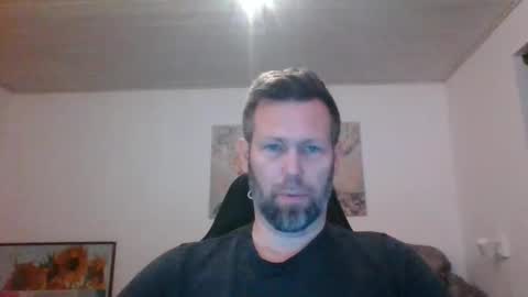 Snapshot of gottalop chatting on 12.14.25 gottalop online show from 12.14.25