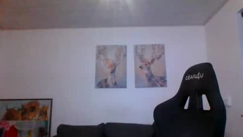 Snapshot of gottalop chatting on 12.17.25 gottalop online show from 12.17.25