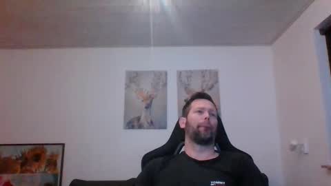 Snapshot of gottalop chatting on 12.19.25 gottalop online show from 12.19.25