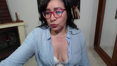 Snapshot of grace_mature_milf chatting on 09.11.25 grace_mature_milf online show from 09.11.25