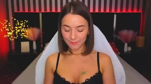 Snapshot of gracefulmichelle chatting on 05.18.26 gracefulmichelle online show from 05.18.26