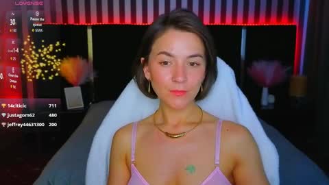 Snapshot of gracefulmichelle chatting on 05.25.26 gracefulmichelle online show from 05.25.26