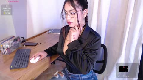 Snapshot of gracehill__ chatting on 01.11.25  Im Sofia  online show from 01.11.25