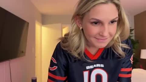 Gracie Mae online show from 01.12.25