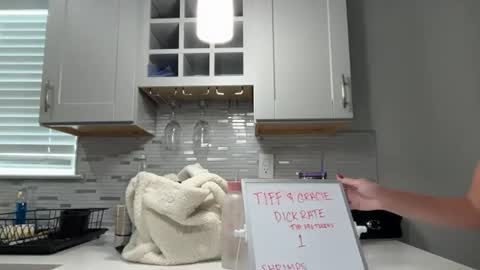 Snapshot of graciesmith27 chatting on 06.19.26 Gracie Smith online show from 06.19.26