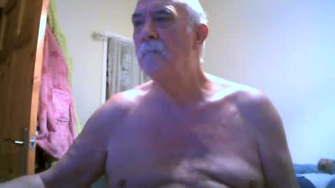Snapshot of grahammal chatting on 08.04.26 grahammal online show from 08.04.26