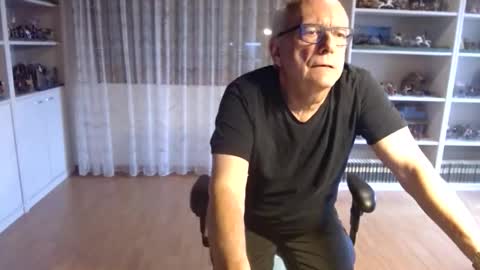 Snapshot of grandpach chatting on 10.25.25 grandpach online show from 10.25.25