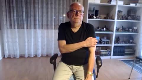 Snapshot of grandpach chatting on 01.15.26 grandpach online show from 01.15.26