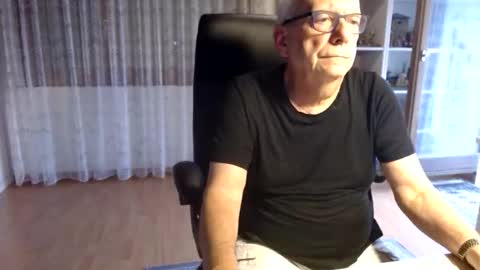 Snapshot of grandpach chatting on 05.31.26 grandpach online show from 05.31.26