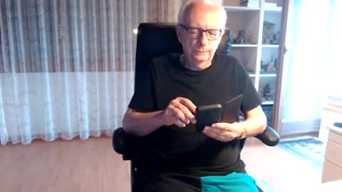 Snapshot of grandpach chatting on 08.05.26 grandpach online show from 08.05.26