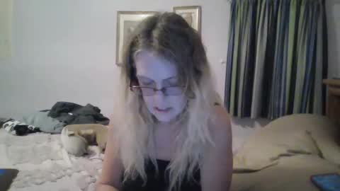 Granny Low online show from 02.04.25