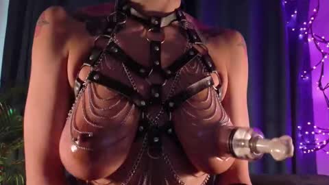 grayce blossoms24 online show from 01.13.26