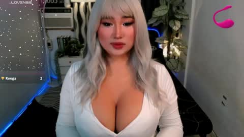Snapshot of great_selfsuckerts chatting on 05.11.26 PAULATHEONE online show from 05.11.26