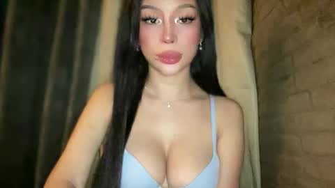 Marie Pelie online show from 12.20.25